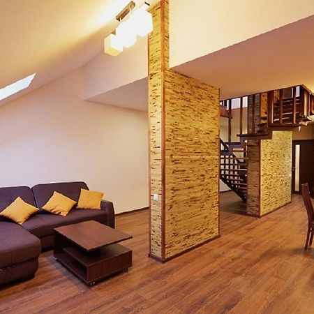Apartment On Lychakivska Lviv Luaran gambar